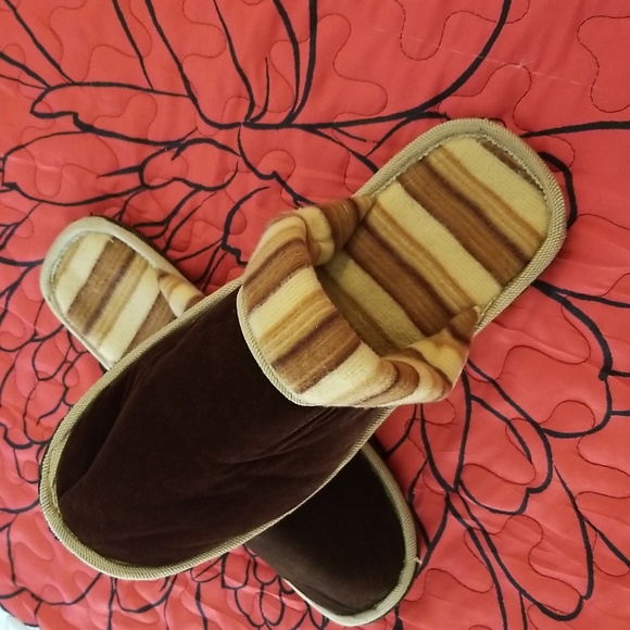 Home Slippers - Picture 7 of 7